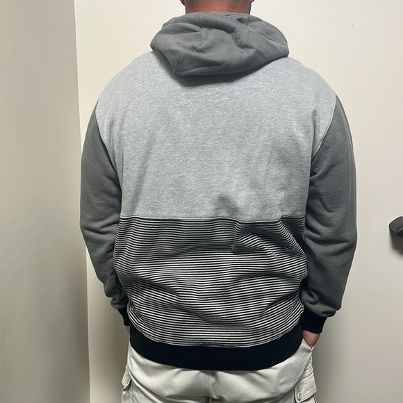 Volcom classic fit 2XL hoodie - Picture 6 of 7